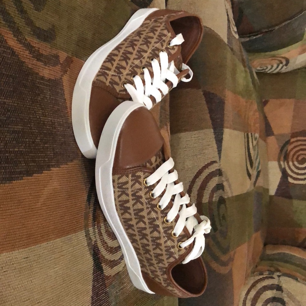 Michael Kors Men’s Sneakers - Picture 2 of 4